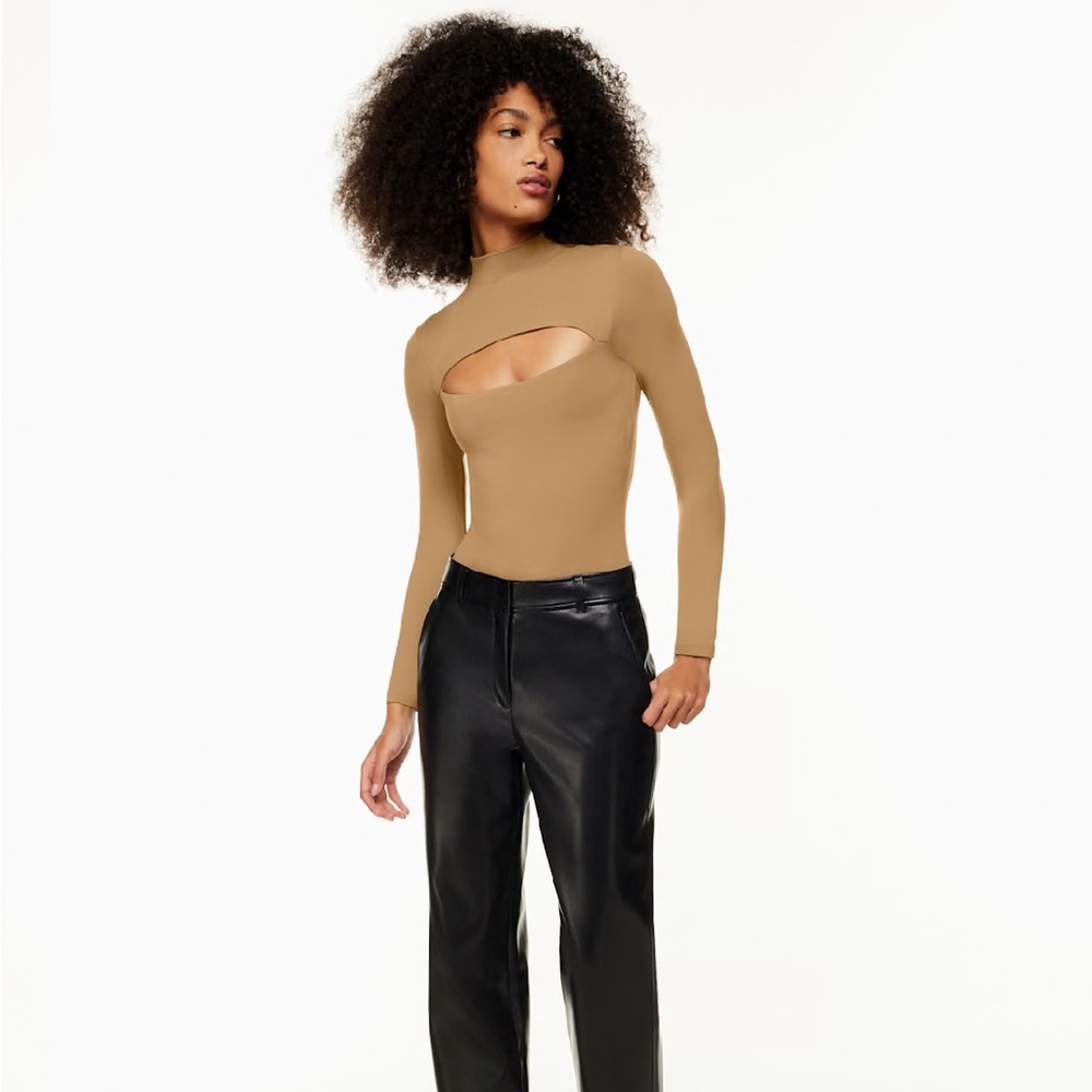 Aritzia Babaton Varo Long Sleeve Seamless Bodysuit Size M - Picture 3 of 10